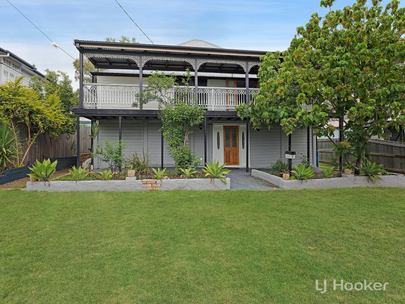 4 Williams Street East, Woodend QLD 4305