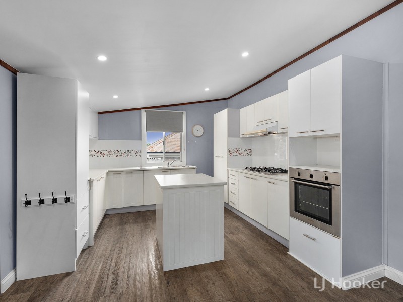 4 Williams Street East, Woodend QLD 4305