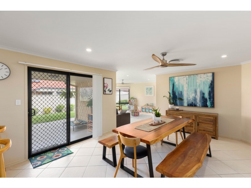 111 Lakeside Avenue, Springfield Lakes QLD 4300