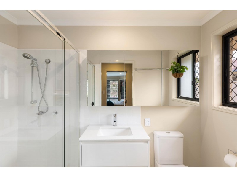 111 Lakeside Avenue, Springfield Lakes QLD 4300