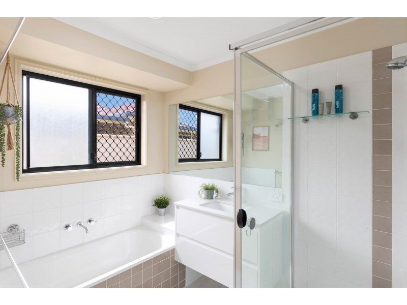 111 Lakeside Avenue, Springfield Lakes QLD 4300