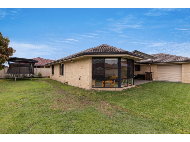 111 Lakeside Avenue, Springfield Lakes QLD 4300