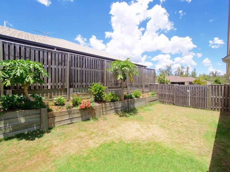 5 WILLOWOOD PLACE, Fernvale QLD 4306