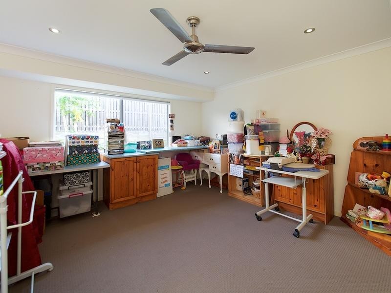 5 WILLOWOOD PLACE, Fernvale QLD 4306