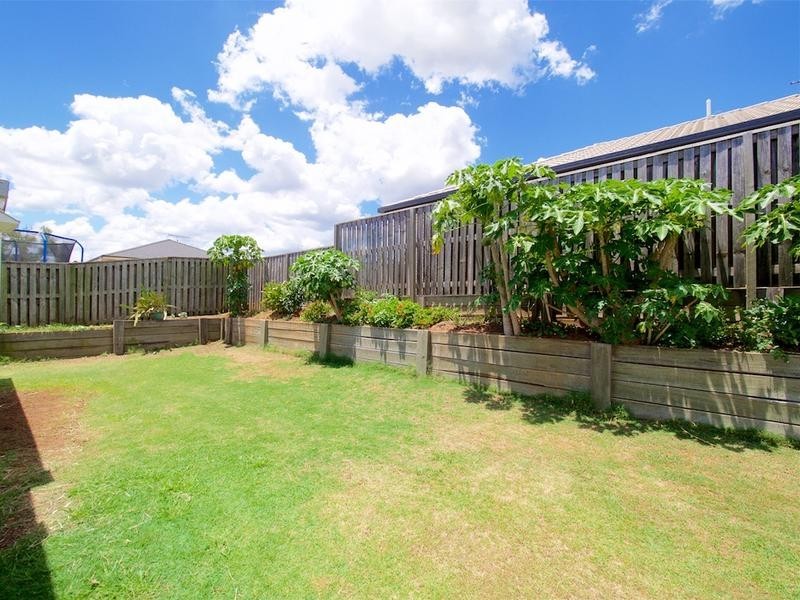 5 WILLOWOOD PLACE, Fernvale QLD 4306
