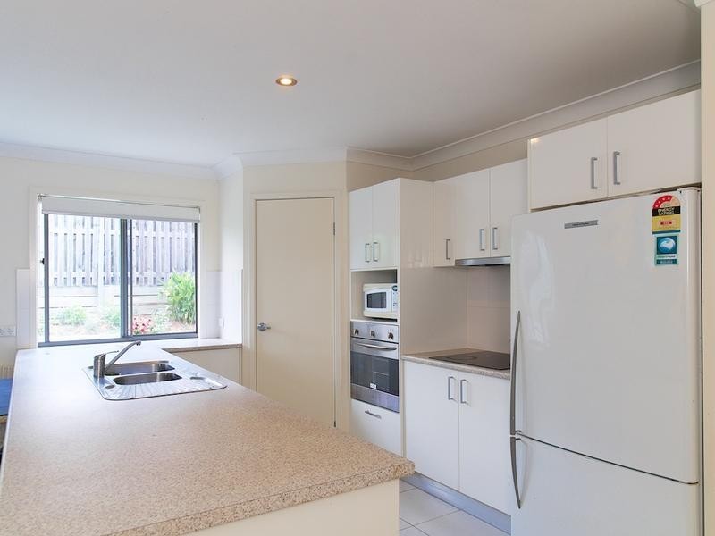 5 WILLOWOOD PLACE, Fernvale QLD 4306