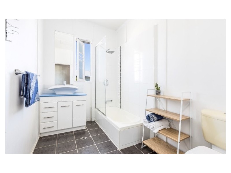 58 Queen Street, Blackstone QLD 4304