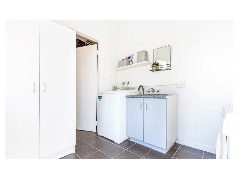 58 Queen Street, Blackstone QLD 4304