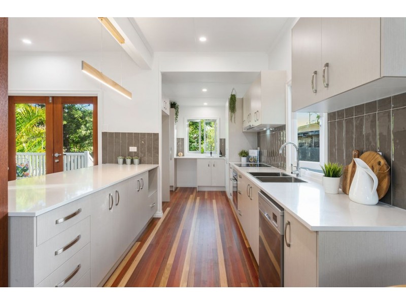 31 Dell Street, Eastern Heights QLD 4305