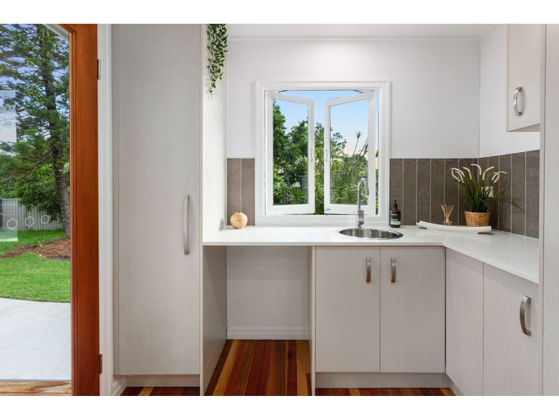 31 Dell Street, Eastern Heights QLD 4305