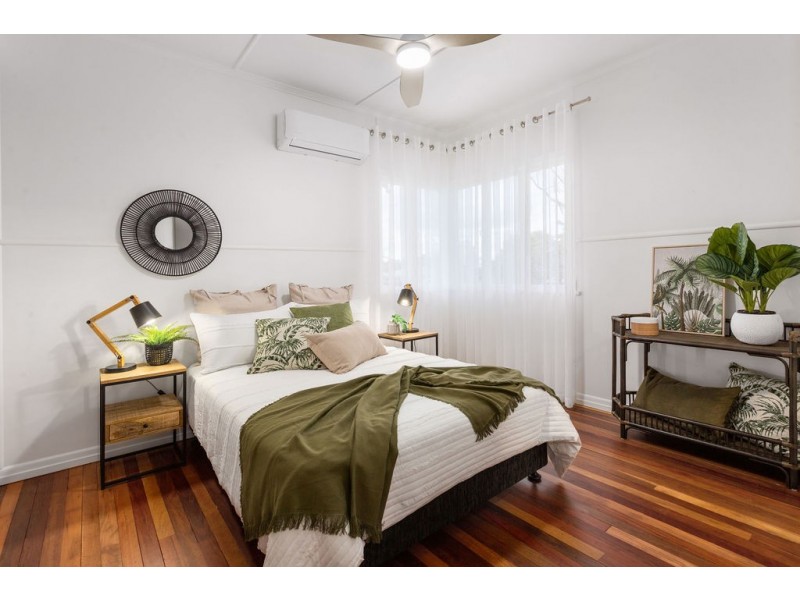 31 Dell Street, Eastern Heights QLD 4305