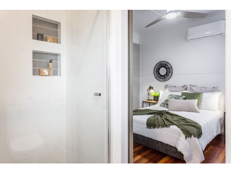 31 Dell Street, Eastern Heights QLD 4305