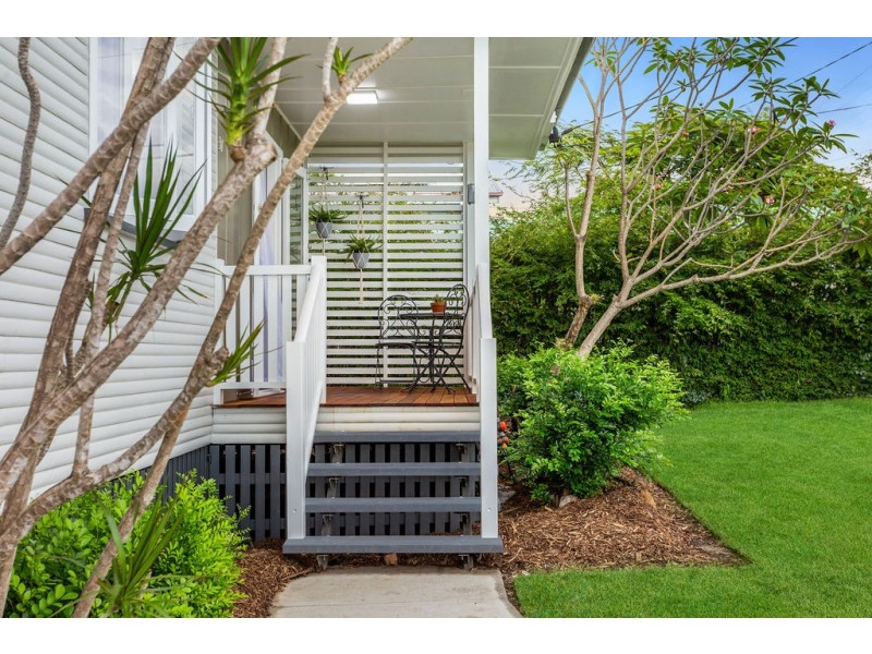 31 Dell Street, Eastern Heights QLD 4305