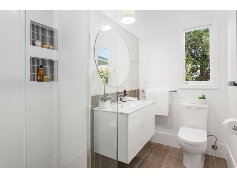 31 Dell Street, Eastern Heights QLD 4305