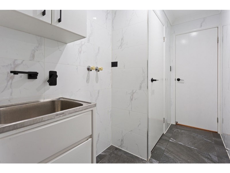 24 Elmhurst Crescent, Flinders View QLD 4305