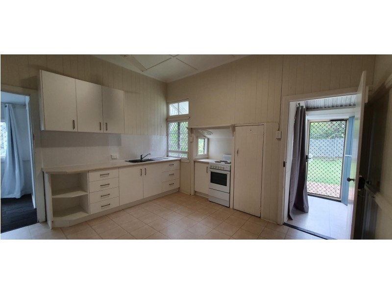 15 Bridson Avenue, East Ipswich QLD 4305