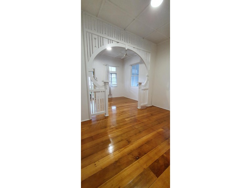 15 Bridson Street, Eastern Heights QLD 4305