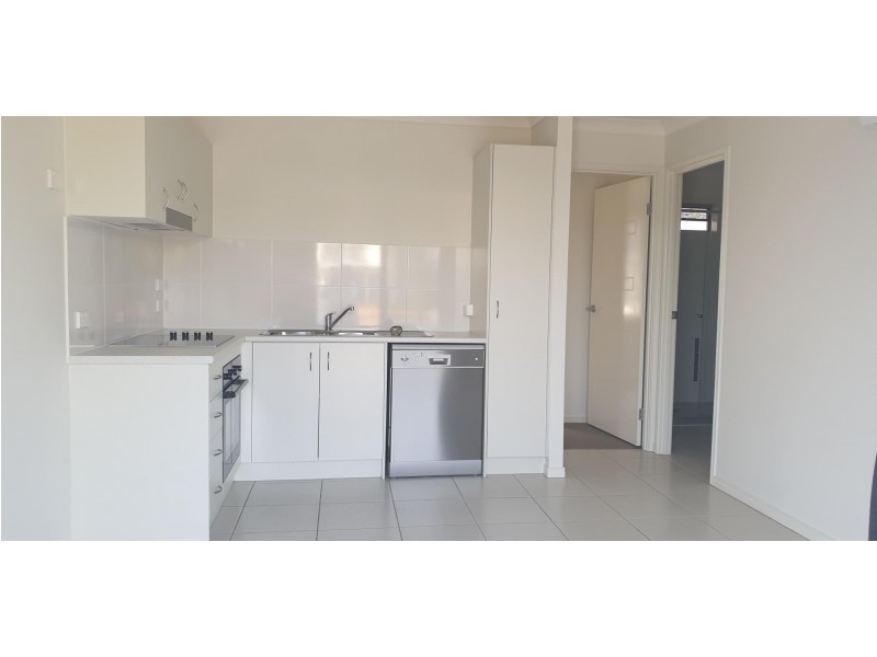 2/15 Nelson Circuit, Brassall QLD 4305