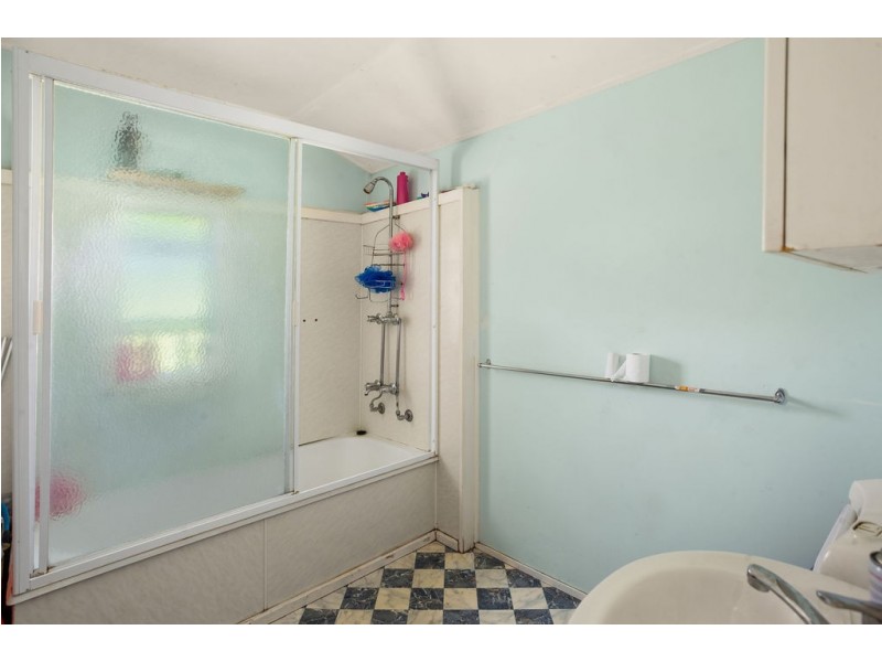 16 Clay Street, West Ipswich QLD 4305