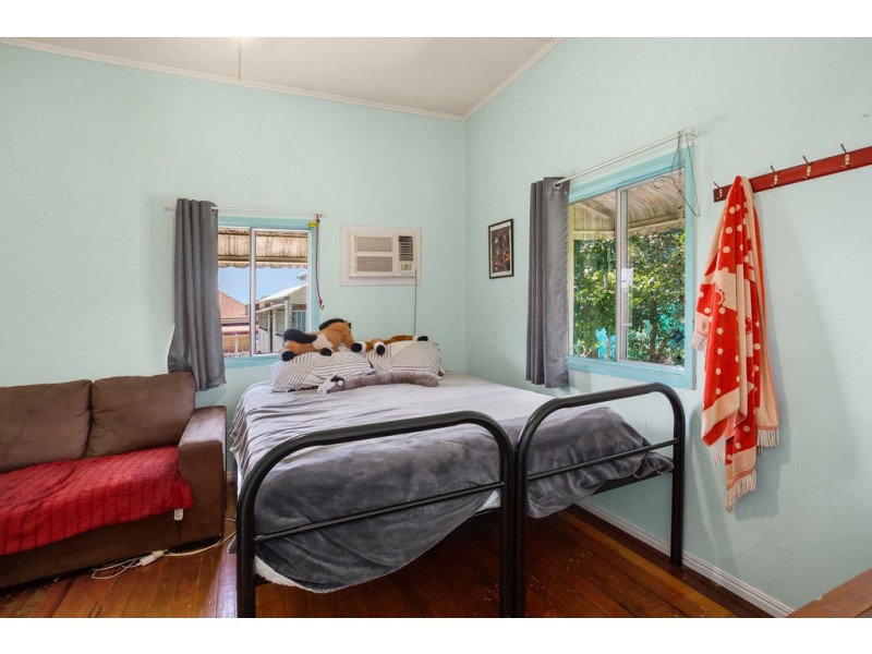 16 Clay Street, West Ipswich QLD 4305