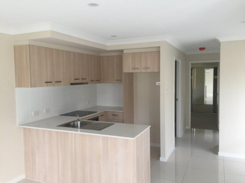 1/10 Dawson Place, Brassall QLD 4305