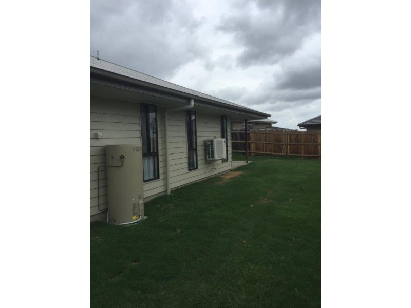 1/10 Dawson Place, Brassall QLD 4305