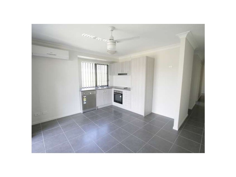 2/2 Beechwood Close, Chuwar QLD 4306