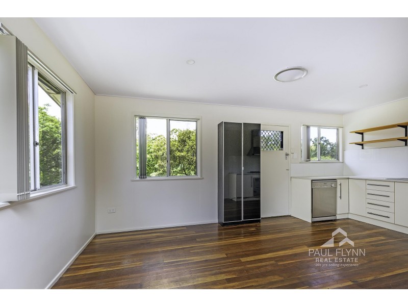 17 Knight Avenue, Silkstone QLD 4304