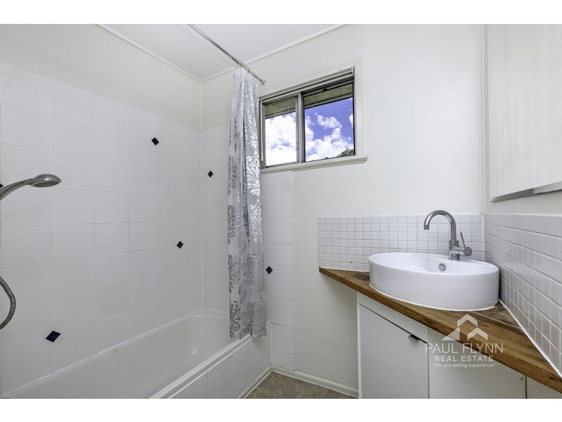 17 Knight Avenue, Silkstone QLD 4304