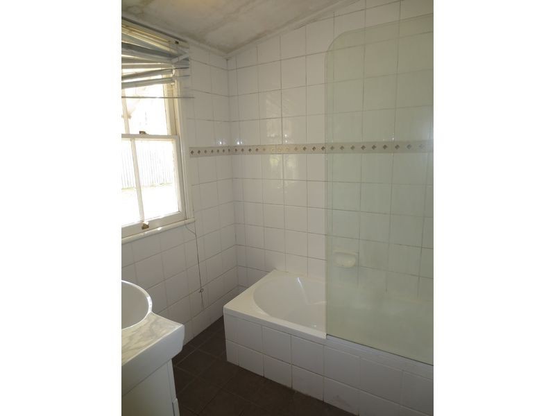 19 Moffatt Street, Ipswich QLD 4305