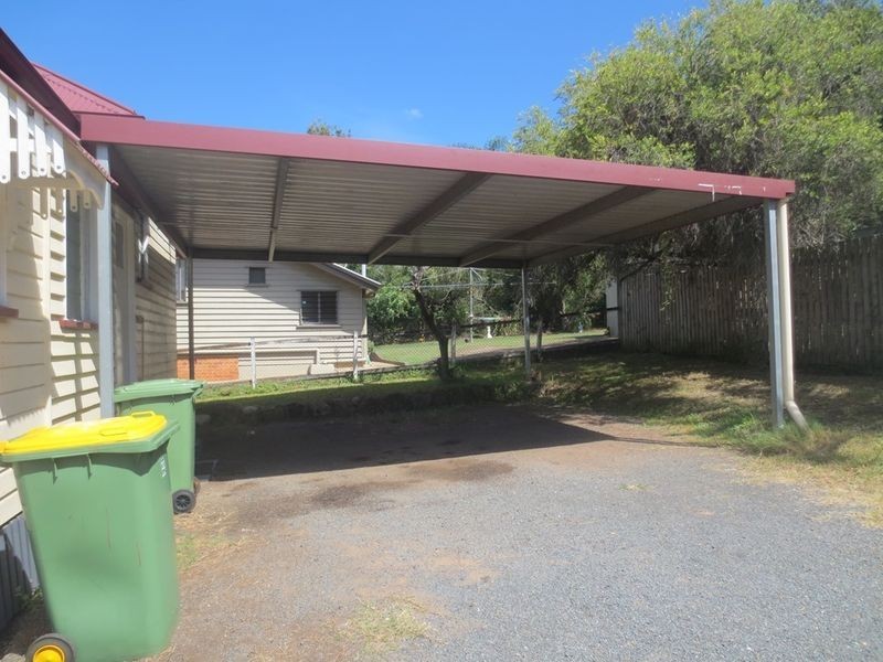 19 Moffatt Street, Ipswich QLD 4305