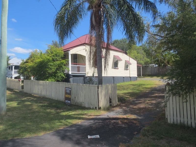 19 Moffatt Street, Ipswich QLD 4305