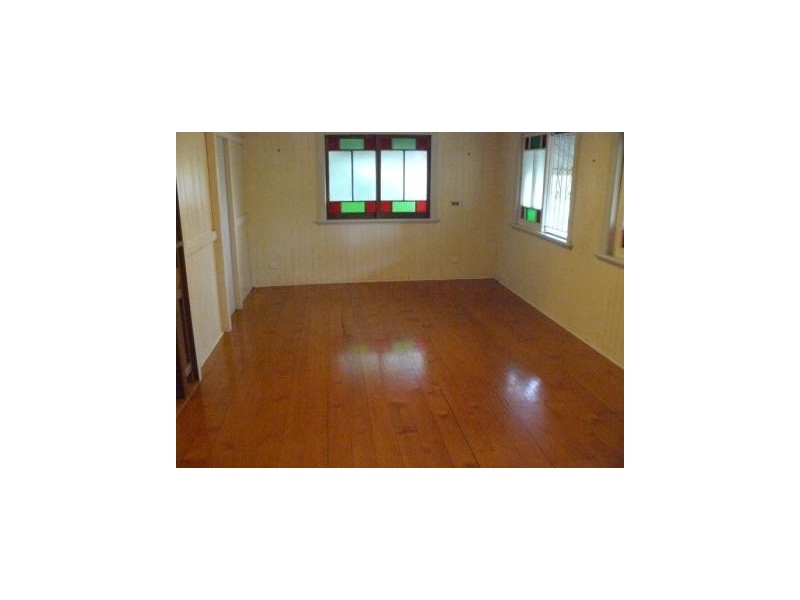 2 Elizabeth Street, Bundamba QLD 4304
