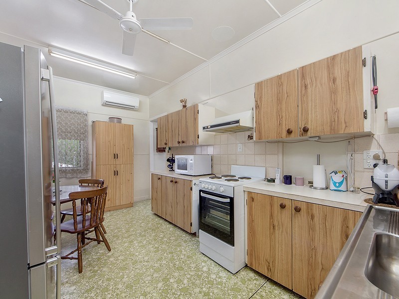 8 Raymond Street, North Ipswich QLD 4305
