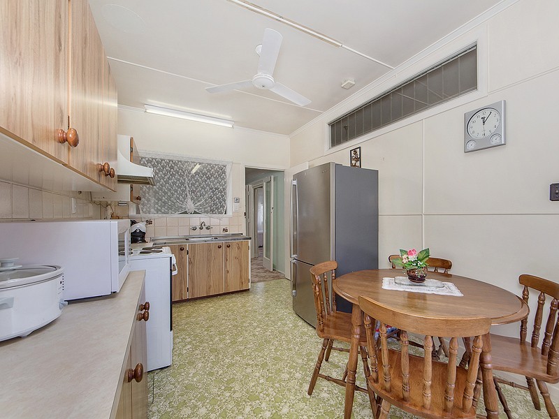 8 Raymond Street, North Ipswich QLD 4305