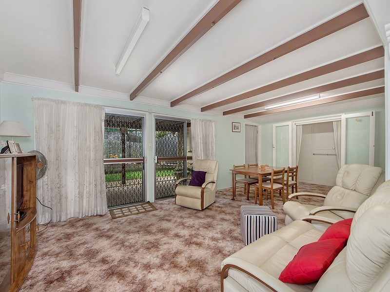 8 Raymond Street, North Ipswich QLD 4305