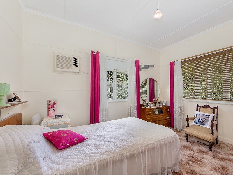 8 Raymond Street, North Ipswich QLD 4305