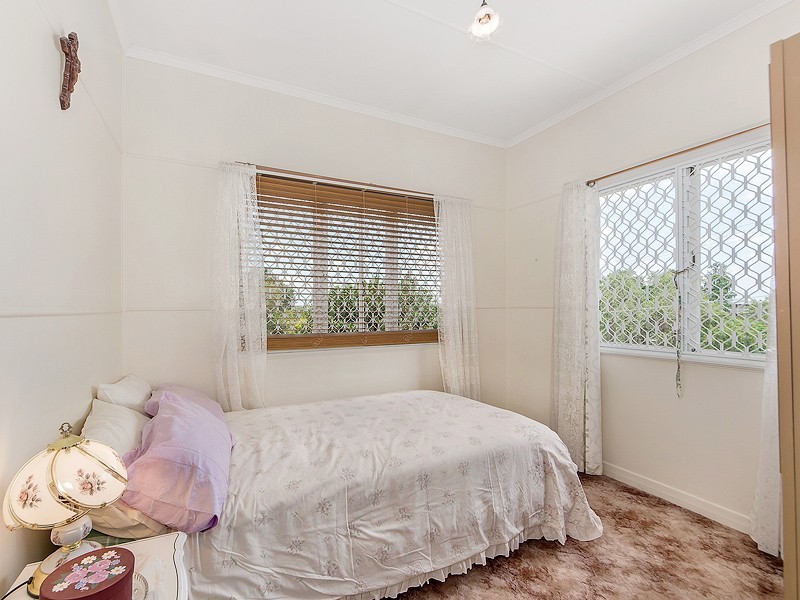 8 Raymond Street, North Ipswich QLD 4305
