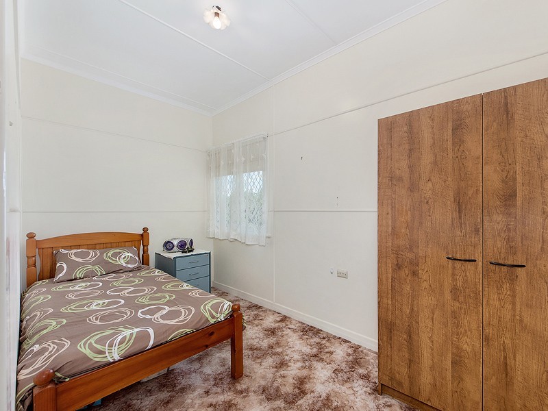 8 Raymond Street, North Ipswich QLD 4305