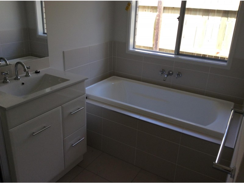 14 Stirling Circuit, Redbank Plains QLD 4301