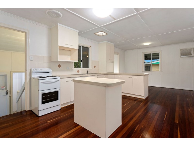 30 Edwards Street, Eastern Heights QLD 4305