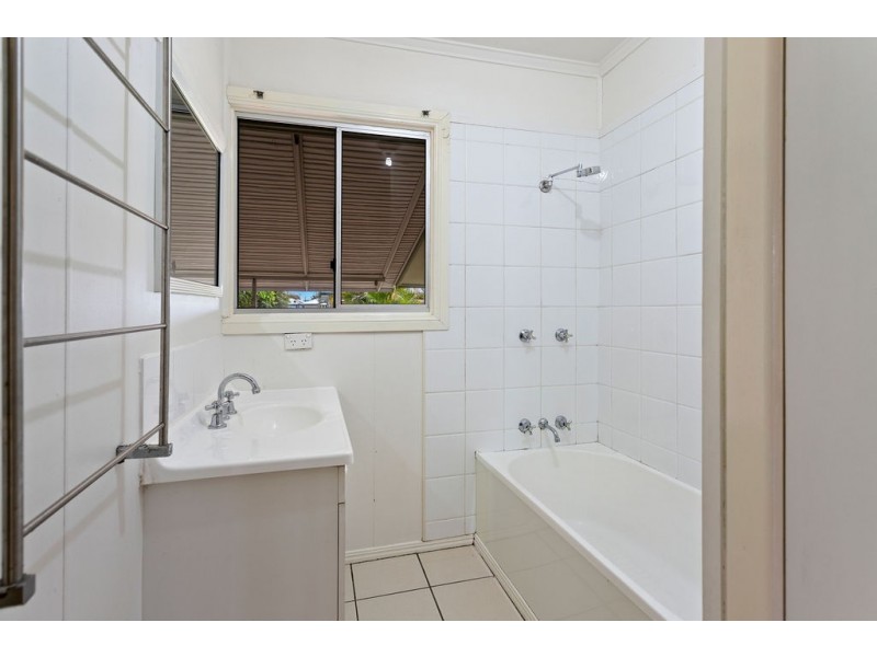 30 Edwards Street, Eastern Heights QLD 4305