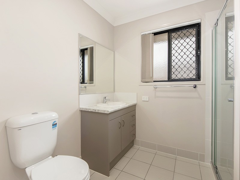 2/4 Matthias Way, Leichhardt QLD 4305