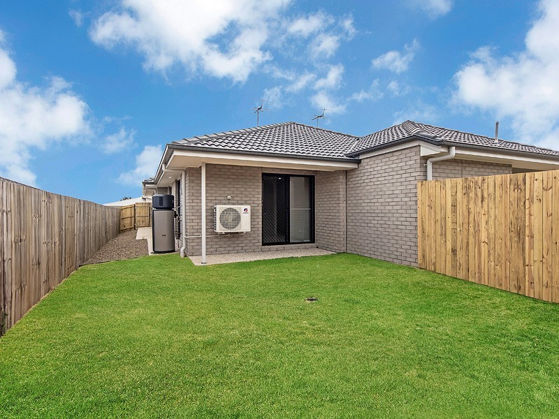 2/4 Matthias Way, Leichhardt QLD 4305