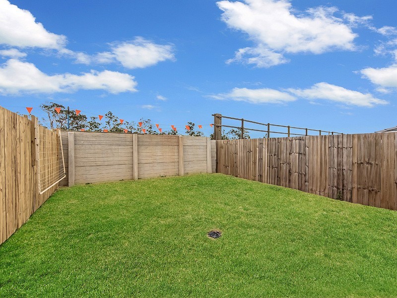 2/4 Matthias Way, Leichhardt QLD 4305