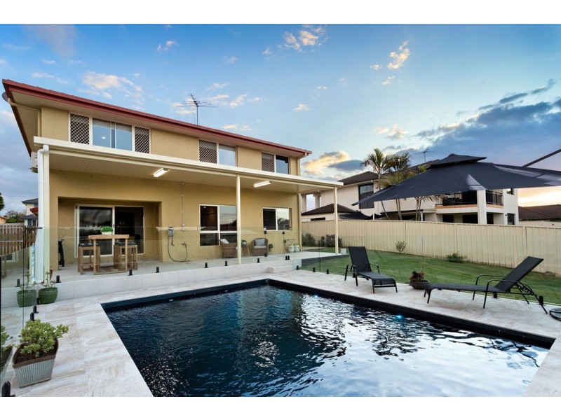 17 Anna Drive, Raceview QLD 4305