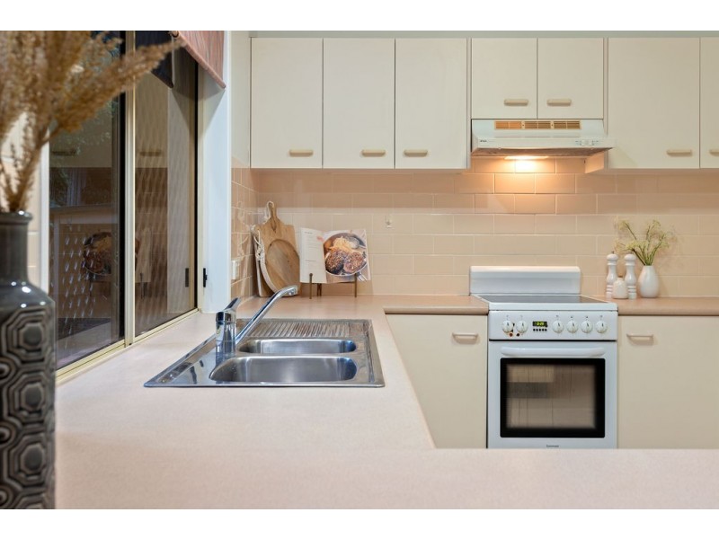 8a Turner Street, Eastern Heights QLD 4305