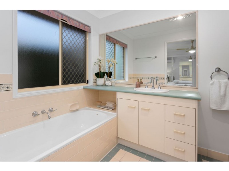 8a Turner Street, Eastern Heights QLD 4305