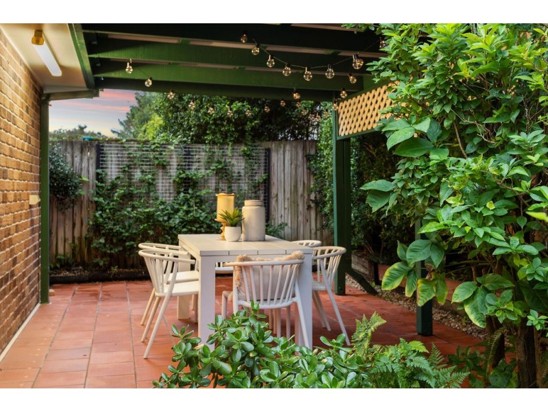 8a Turner Street, Eastern Heights QLD 4305