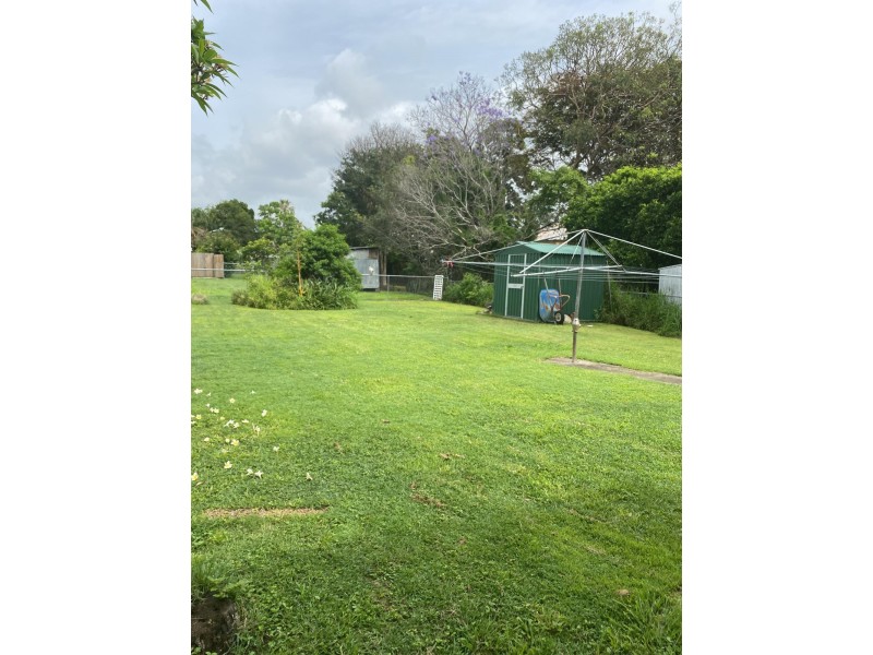 2 Pelican Street, North Ipswich QLD 4305